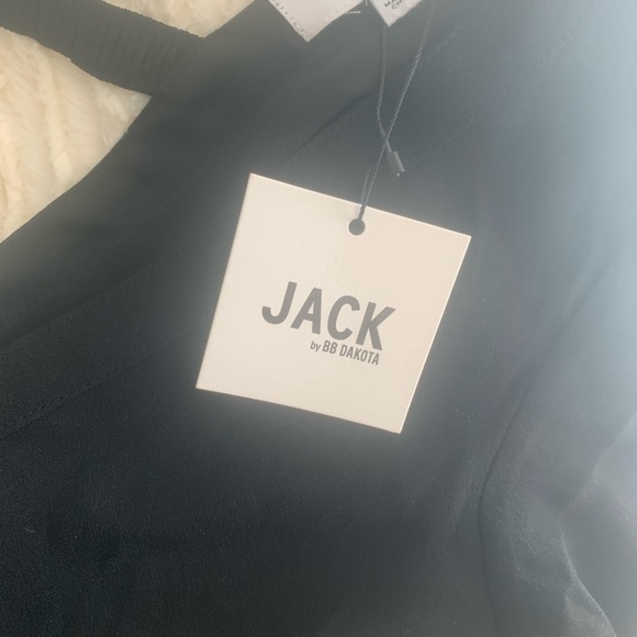 Bb Dakota black dress with plunge v neck and back size M NWT - Picture 3 of 4